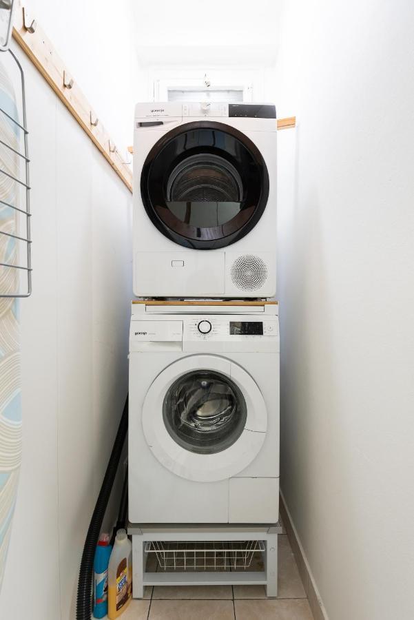 Lotus Apartment プラハ エクステリア 写真