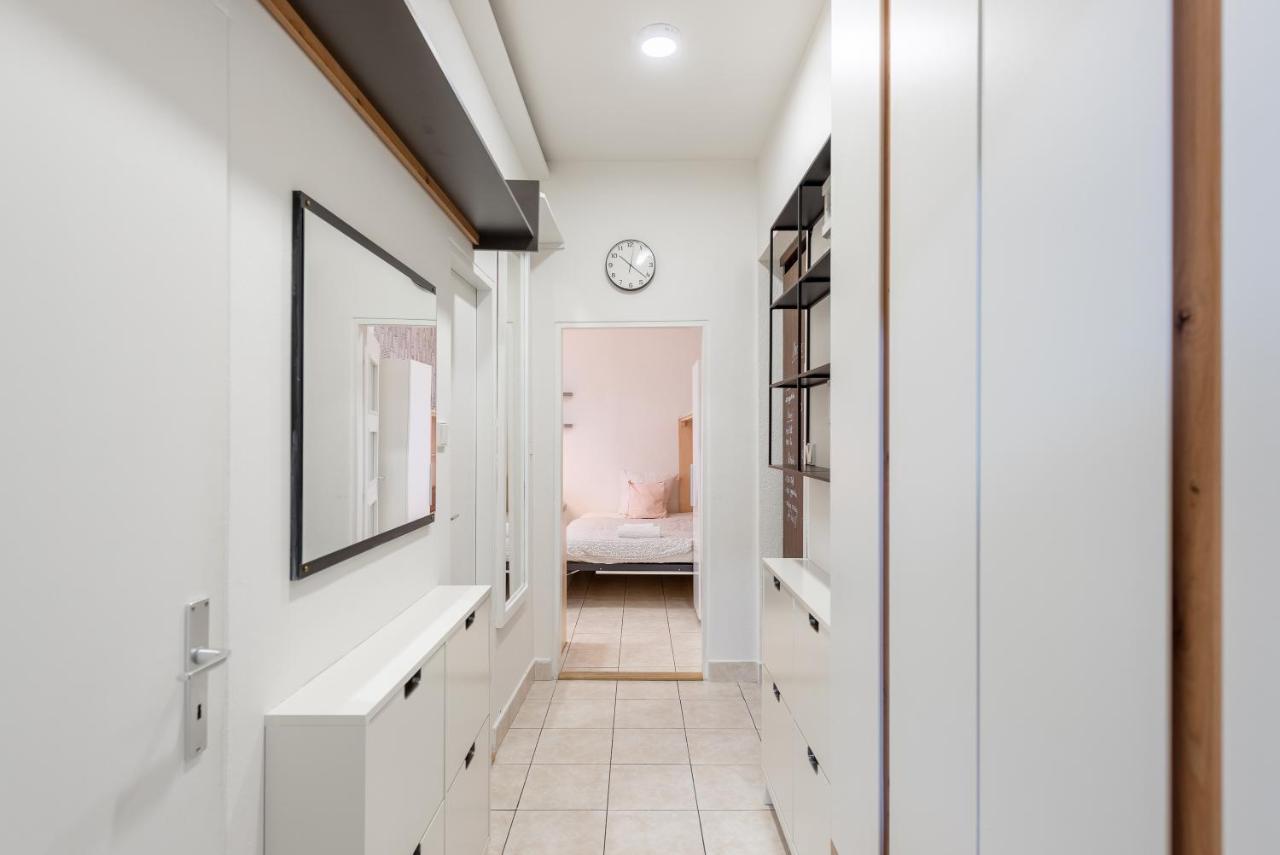 Lotus Apartment プラハ エクステリア 写真