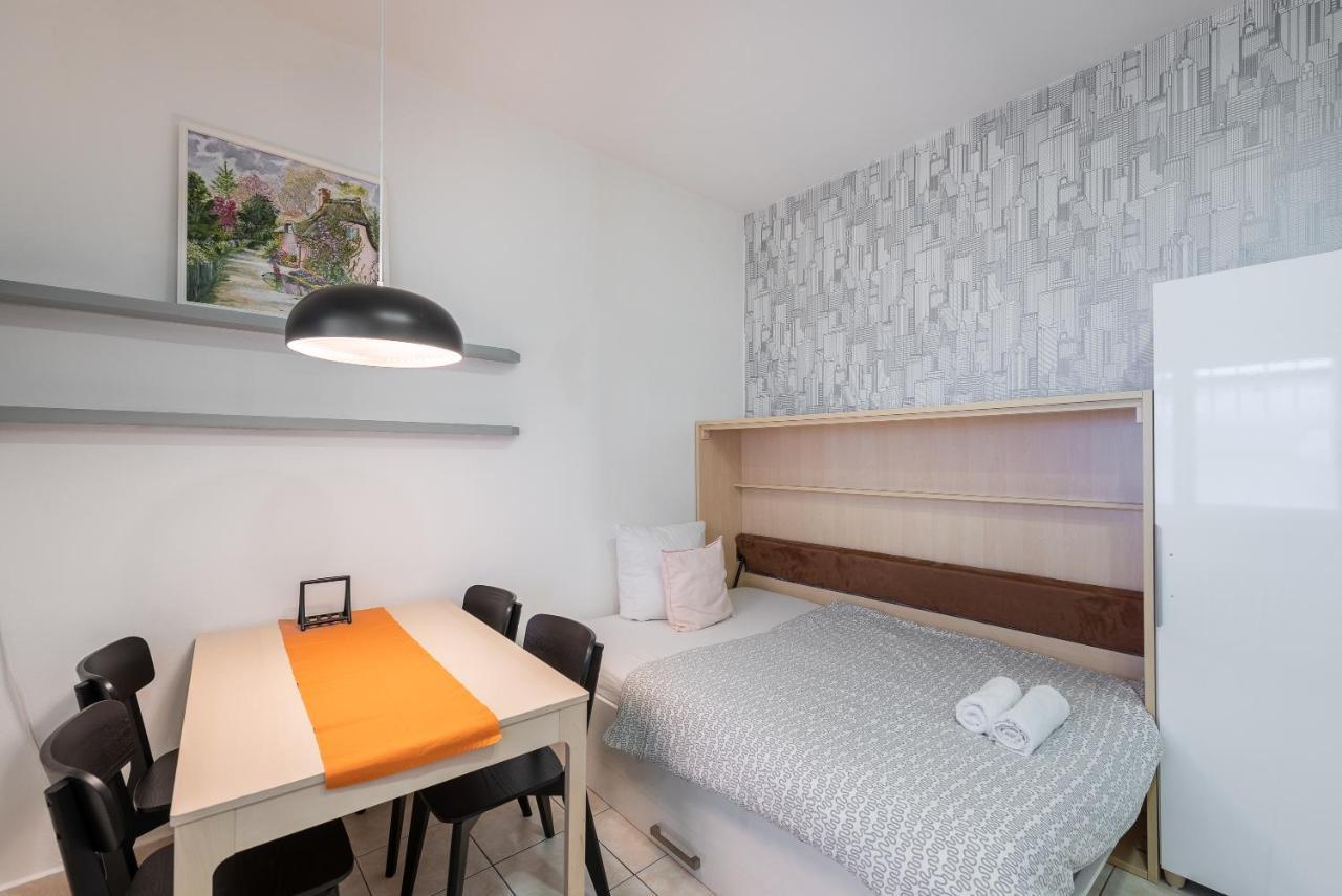 Lotus Apartment プラハ エクステリア 写真