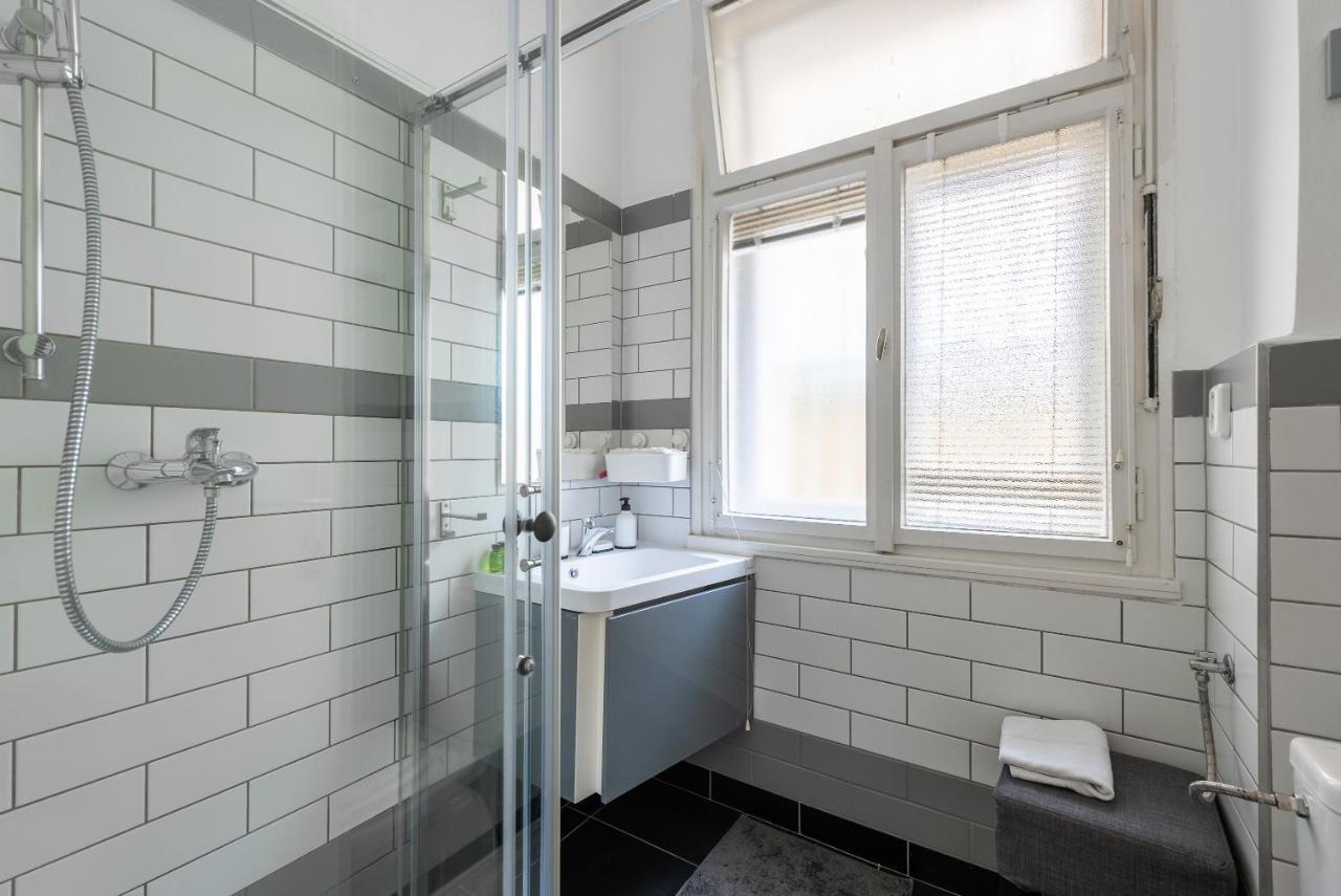 Lotus Apartment プラハ エクステリア 写真