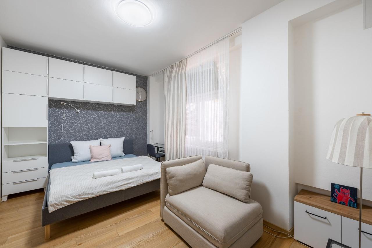 Lotus Apartment プラハ エクステリア 写真